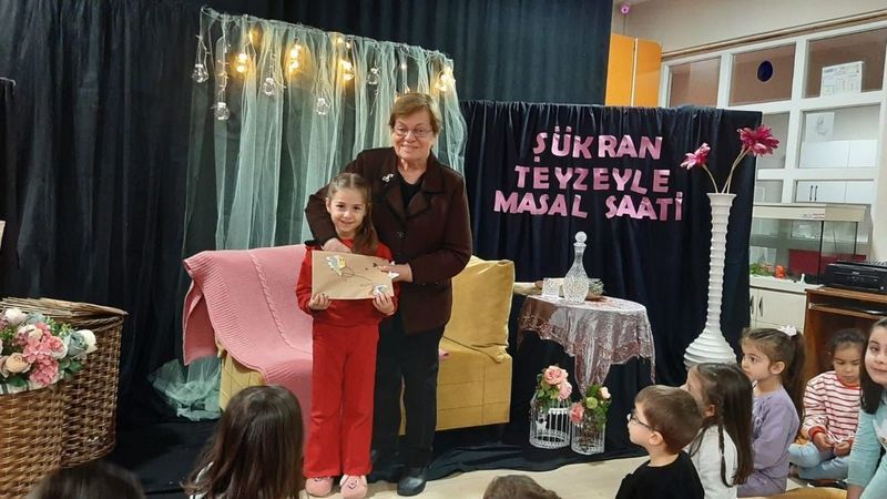 Çocuklara Şükran Teyze ile Masal Saati